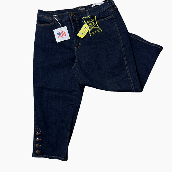 NYDJ Women's Size 18 Capri Jeans Tummy Tuck Dark Blue Button Detail NWT - Picture 2 of 5